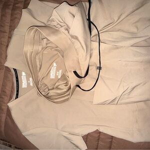 New fabletics scrubs never worn